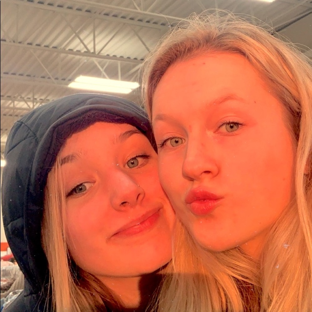 Meet your Posher, Hailey